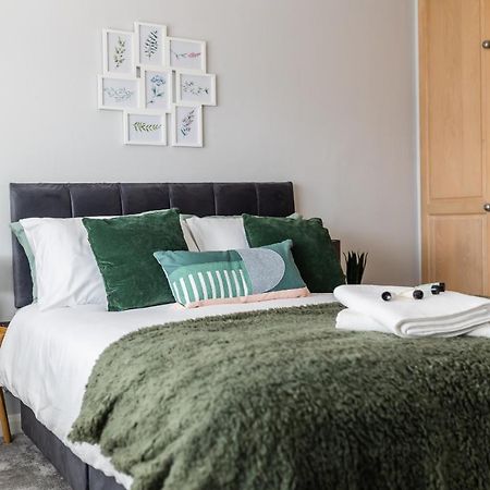 Lovely House In Welwyn With Garden And Off Road Parking Welwyn Garden City Εξωτερικό φωτογραφία