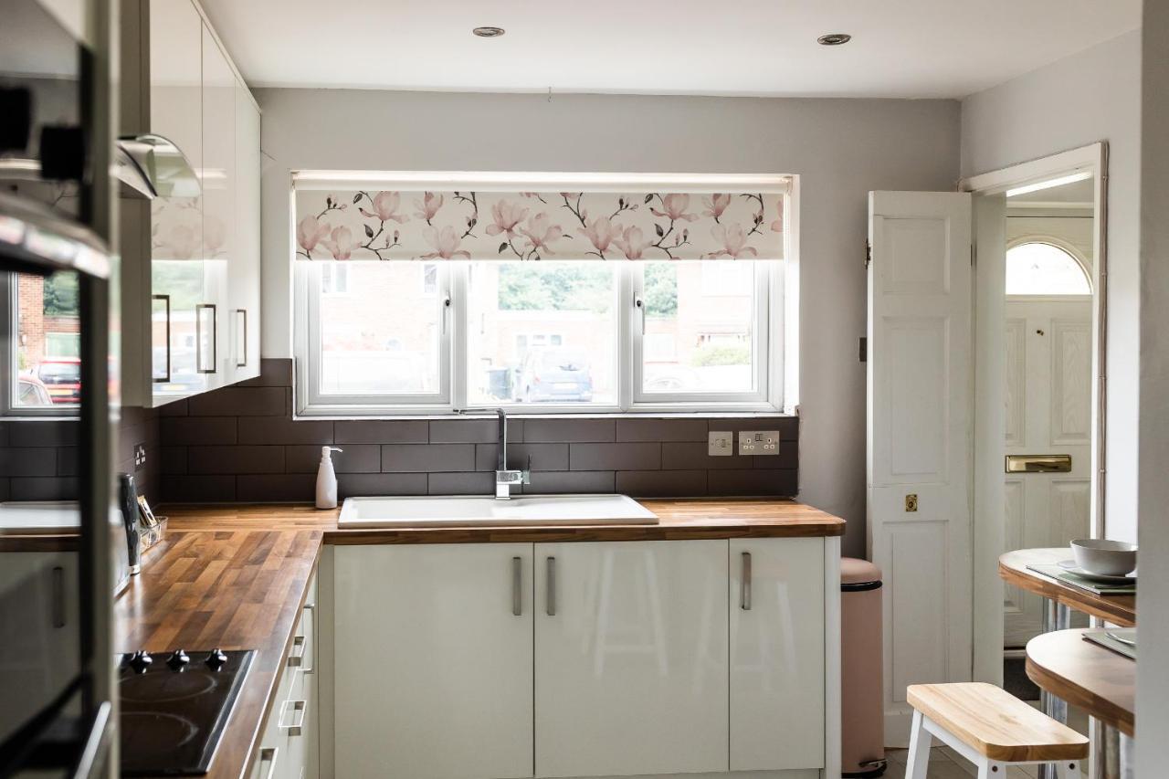 Lovely House In Welwyn With Garden And Off Road Parking Welwyn Garden City Εξωτερικό φωτογραφία